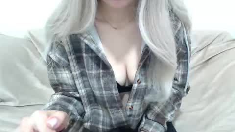 CamilleBunny online show from March 18, 2:04 am