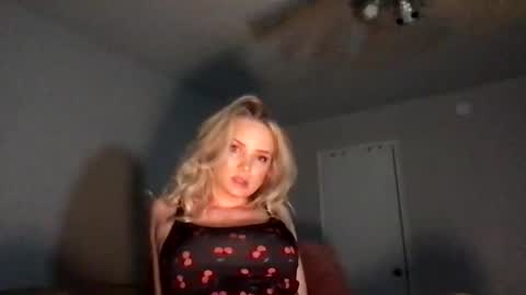 Snapshot of camilleclairexo chatting on April 12, 4:50 am camilleclairexo online show from April 12, 4:50 am