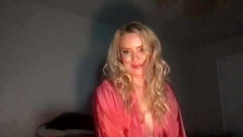 Snapshot of camilleclairexo chatting on April 13, 7:36 am camilleclairexo online show from April 13, 7:36 am