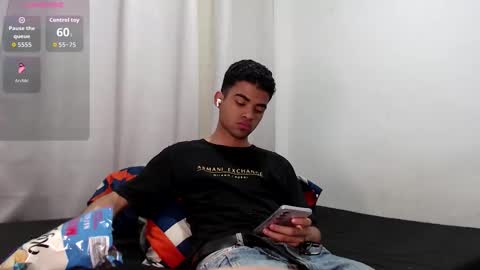 Snapshot of camillo_beischel_ chatting on October 19, 7:03 pm camillo_beischel_ online show from October 19, 7:03 pm