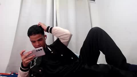 Snapshot of camillo_beischel_ chatting on November 5, 7:03 pm camillo_beischel_ online show from November 5, 7:03 pm