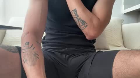 camilo online show from May 8, 3:39 pm