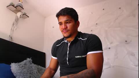 camilo_contre21 online show from October 21, 7:03 pm