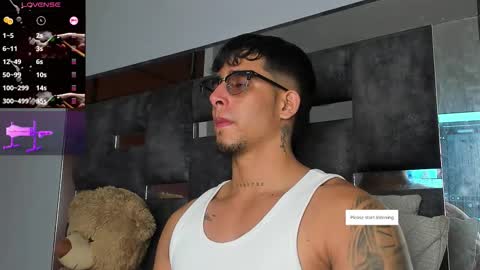   INDEPENDENT MODEL online show from September 10, 3:50 am