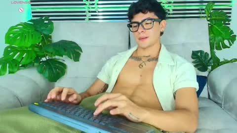 CAMILO online show from April 24, 9:06 pm