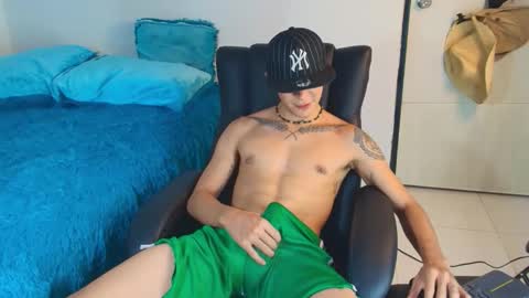 Snapshot of camilo_xcam chatting on June 7, 8:45 pm CAMILO online show from June 7, 8:45 pm