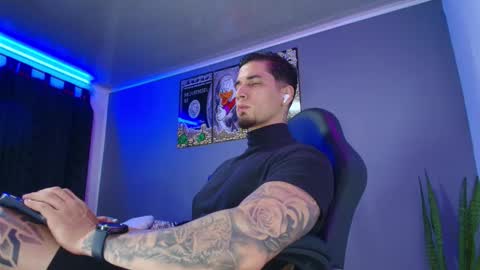 Snapshot of camiloalvarezzz3 chatting on October 10, 9:36 pm CAMILO online show from October 10, 9:36 pm