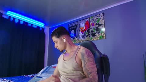 Snapshot of camiloalvarezzz3 chatting on October 25, 4:24 pm CAMILO online show from October 25, 4:24 pm