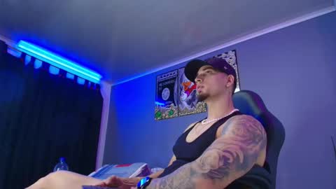 Snapshot of camiloalvarezzz3 chatting on October 29, 12:46 am CAMILO online show from October 29, 12:46 am