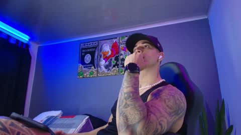 Snapshot of camiloalvarezzz3 chatting on October 29, 12:51 pm CAMILO online show from October 29, 12:51 pm