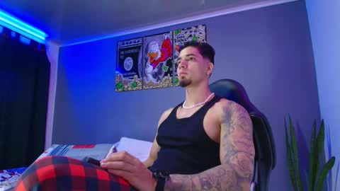 Snapshot of camiloalvarezzz3 chatting on October 31, 9:32 am CAMILO online show from October 31, 9:32 am