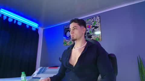 Snapshot of camiloalvarezzz3 chatting on November 11, 12:05 pm CAMILO online show from November 11, 12:05 pm