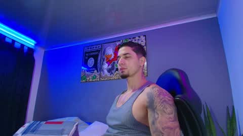 Snapshot of camiloalvarezzz3 chatting on November 18, 12:09 pm CAMILO online show from November 18, 12:09 pm