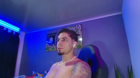 Snapshot of camiloalvarezzz3 chatting on November 22, 1:59 am CAMILO online show from November 22, 1:59 am