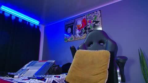 Snapshot of camiloalvarezzz3 chatting on November 29, 12:46 am CAMILO online show from November 29, 12:46 am