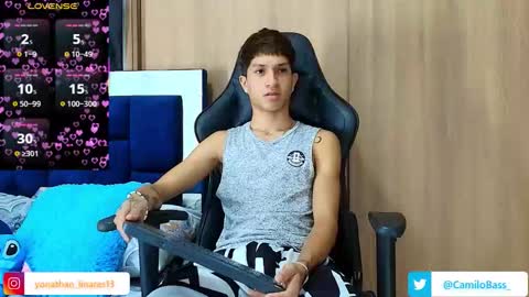 Snapshot of camilobass_ chatting on November 15, 12:08 am Camilo Bass online show from November 15, 12:08 am