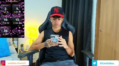 Snapshot of camilobass_ chatting on March 29, 7:58 pm Camilo Bass online show from March 29, 7:58 pm