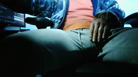 Snapshot of camiloincubo305064 chatting on November 12, 12:27 pm camiloincubo305064 online show from November 12, 12:27 pm