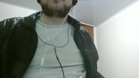 Snapshot of camiloking17 chatting on September 24, 5:55 am camilo online show from September 24, 5:55 am