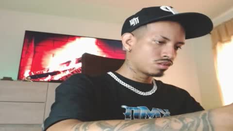 Snapshot of camilovarg chatting on December 2, 3:51 pm camilovarg online show from December 2, 3:51 pm