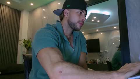 Snapshot of camilowatson chatting on March 18, 1:42 am Camilo Watson online show from March 18, 1:42 am