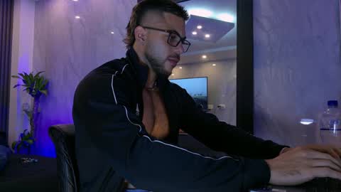 Snapshot of camilowatson chatting on April 7, 1:50 am Camilo Watson online show from April 7, 1:50 am