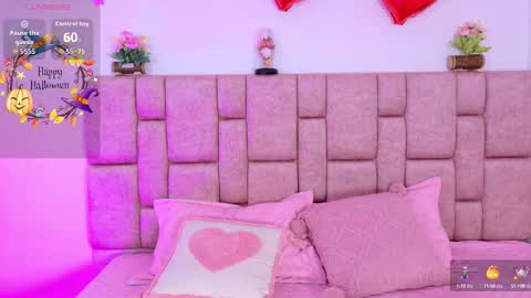 camiluxe online show from October 8, 12:58 pm