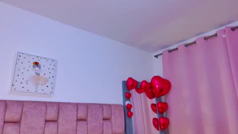 camiluxe online show from February 14, 8:27 pm