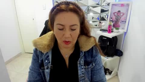 camixxx_m online show from February 12, 1:28 pm