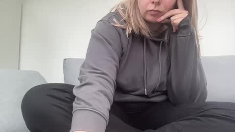 kiki90909 online show from October 1, 7:25 am