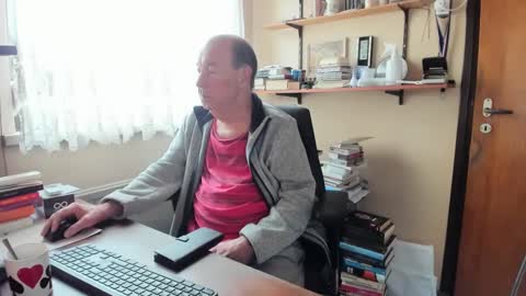 Snapshot of cammee chatting on February 20, 9:33 am Cammee online show from February 20, 9:33 am