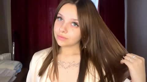 Vicky online show from October 4, 11:30 am