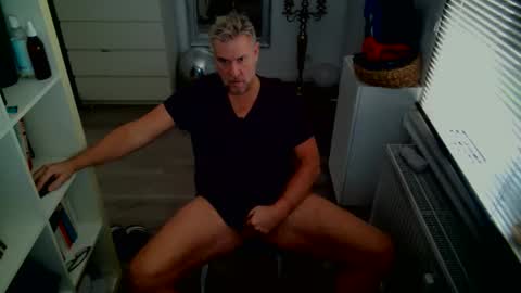 camunication online show from December 1, 10:09 am