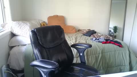 Snapshot of canadianstud18 chatting on January 9, 8:44 pm Devon online show from January 9, 8:44 pm