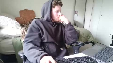 Snapshot of canadianstud18 chatting on February 3, 10:32 pm Devon online show from February 3, 10:32 pm