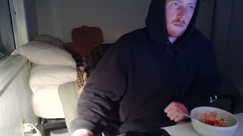 Snapshot of canadianstud18 chatting on February 4, 4:37 am Devon online show from February 4, 4:37 am