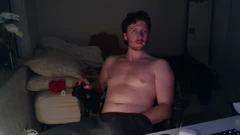 Snapshot of canadianstud18 chatting on February 13, 2:45 am Devon online show from February 13, 2:45 am