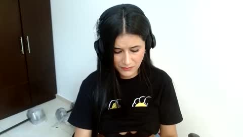 Carolina online show from December 1, 3:39 pm