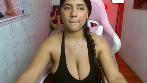 Candelaria online show from October 2, 6:15 pm