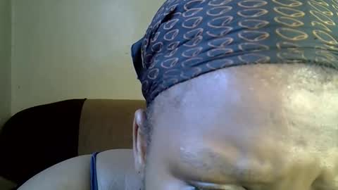 candieds online show from November 20, 8:25 am