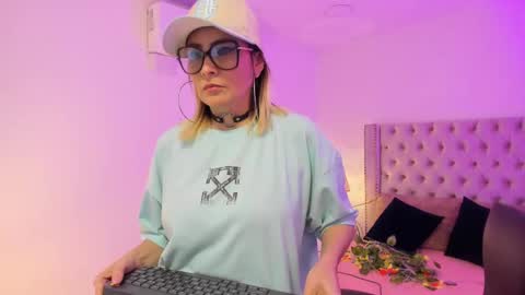 Candie  online show from October 13, 1:22 pm