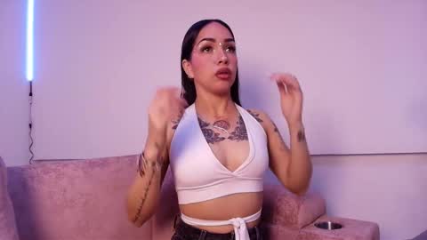 Snapshot of candy_dim chatting on December 17, 5:24 am candy_dim online show from December 17, 5:24 am