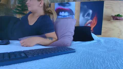 Jolie online show from November 21, 8:07 pm