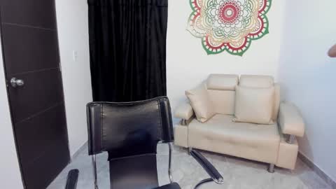 candy_fox_19 online show from January 15, 3:38 pm