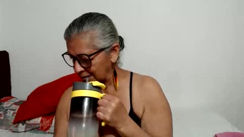 candy online show from May 27, 1:57 am