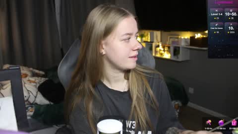 Megan online show from December 16, 4:38 pm