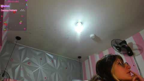 Snapshot of candy_morgan412 chatting on November 23, 10:59 am Ania online show from November 23, 10:59 am