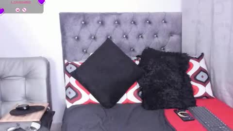 YECENIA - online show from October 18, 6:16 am