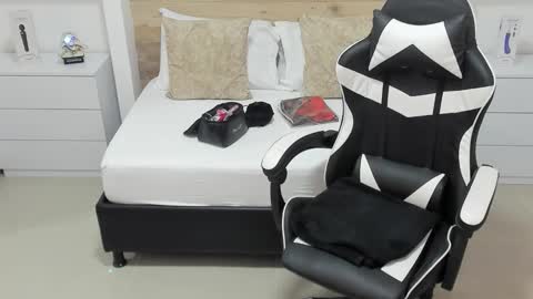 CANDY online show from October 13, 7:25 pm