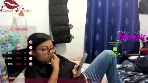 Snapshot of candy_val chatting on March 12, 6:40 am candy_val online show from March 12, 6:40 am